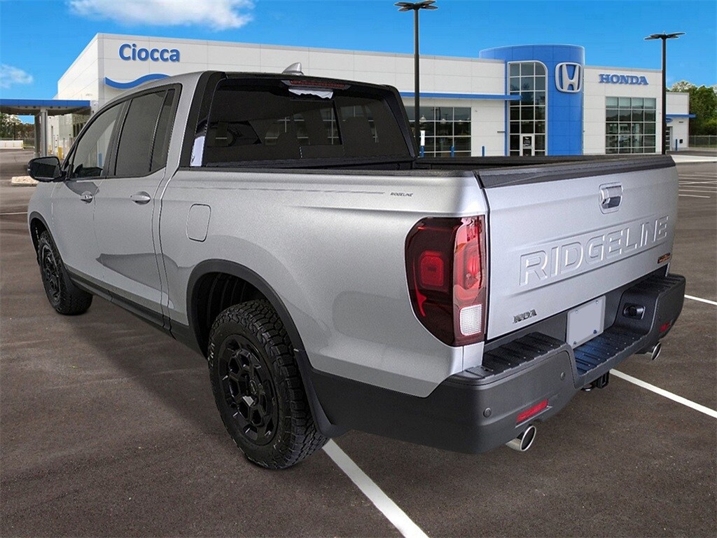 2025 Honda Ridgeline TrailSport photo 3