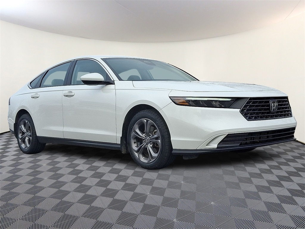 2024 Honda Accord EX's photo