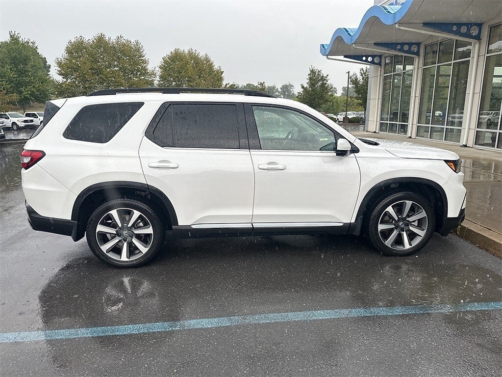 2023 Honda Pilot Elite photo 3