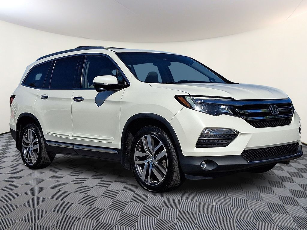 2017 Honda Pilot 4WD Touring's photo