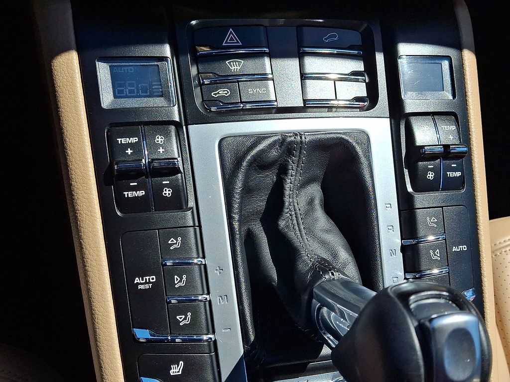 2021 Porsche Macan S - Photo 29