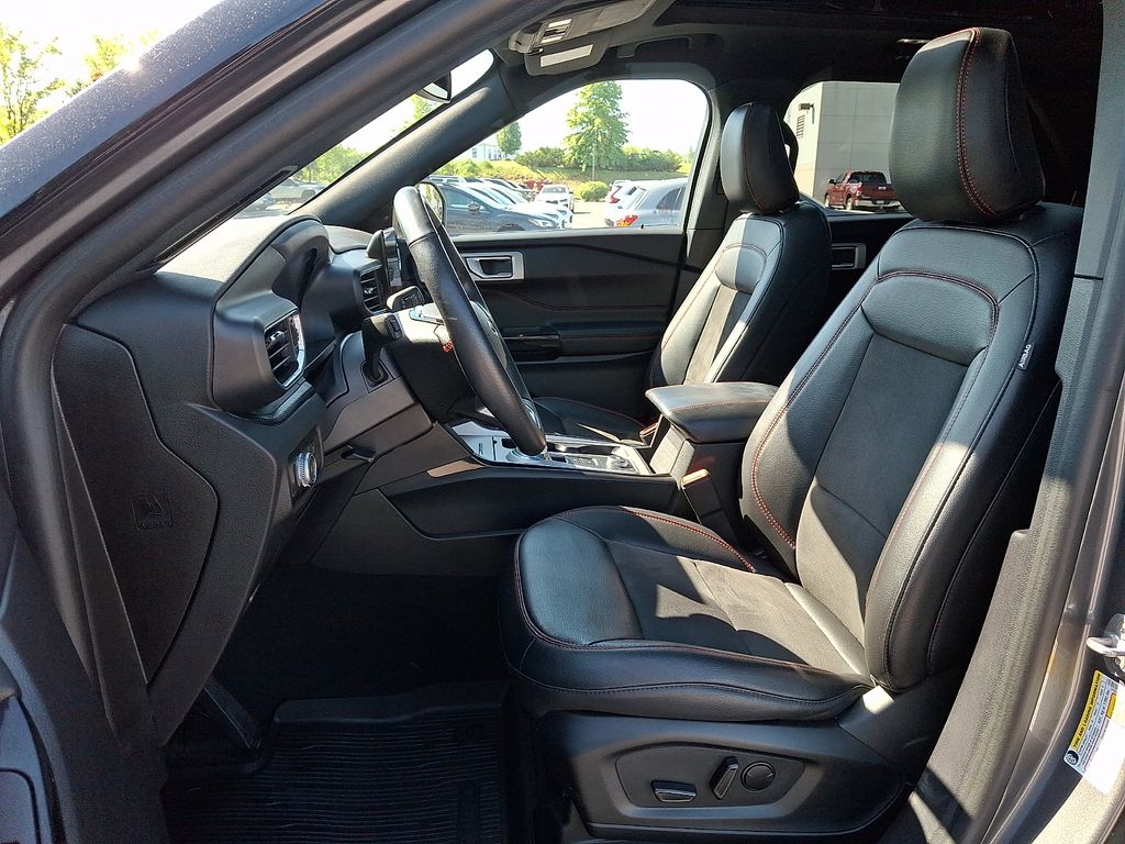 2023 Ford Explorer ST-LINE - Photo 16