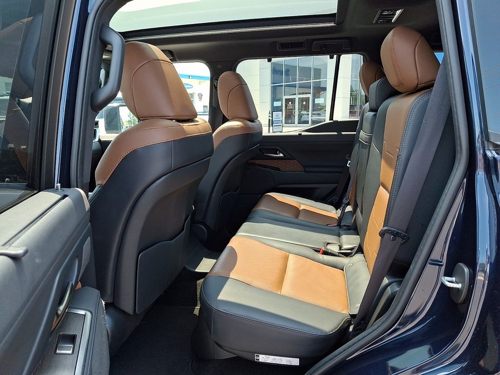 2024 Lexus GX Luxury+ - Photo 13