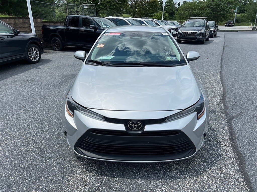 2024 Toyota Corolla LE photo 3