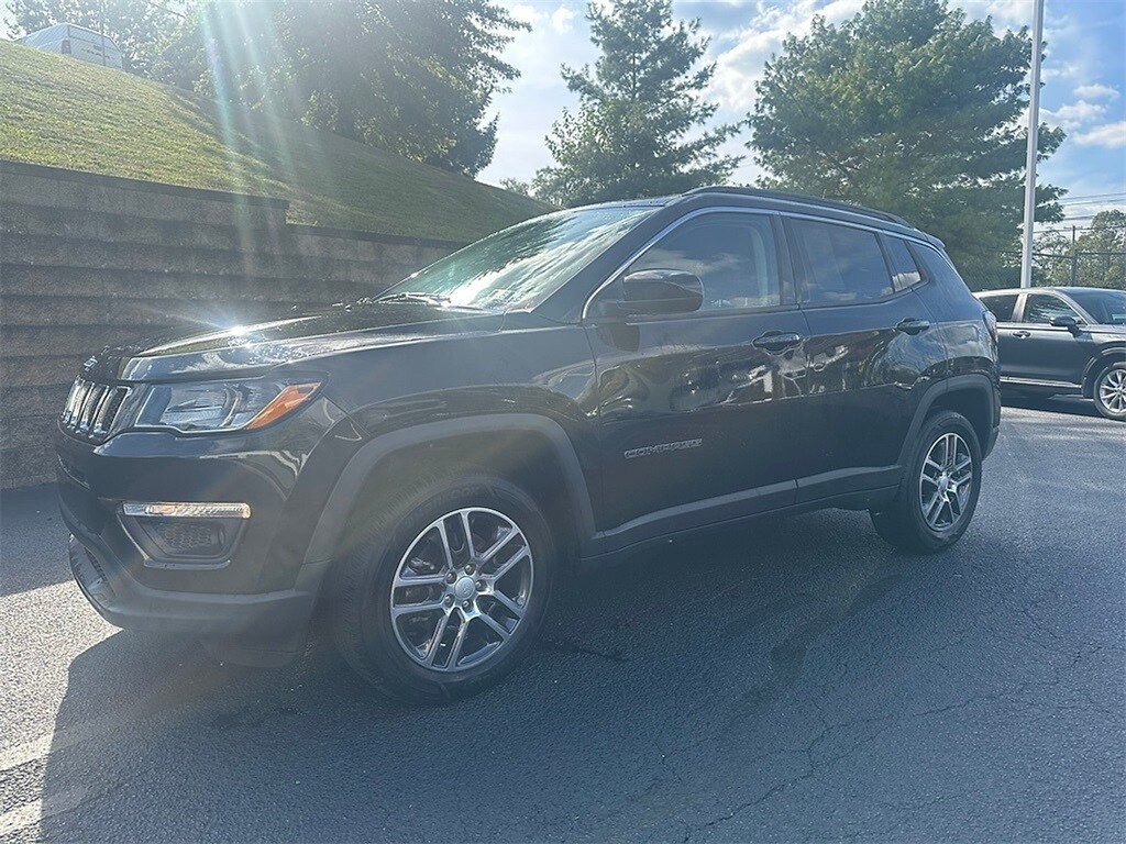 2019 Jeep Compass Latitude photo 3