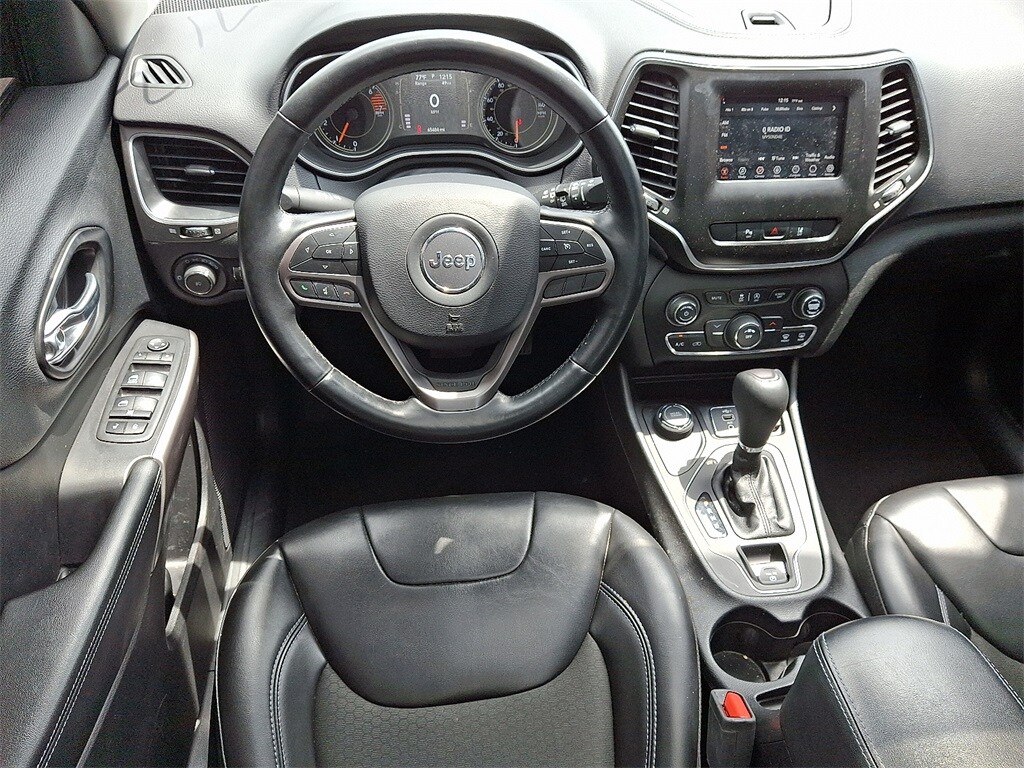 2021 Jeep Cherokee Latitude photo 2