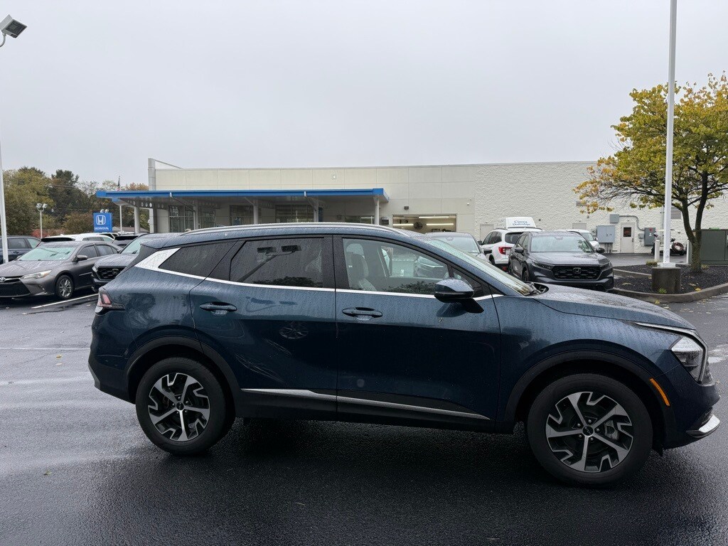 Used 2023 Kia Sportage Hybrid EX SUV