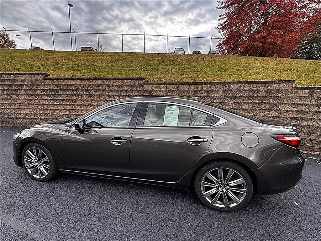 2018 Mazda Mazda6 Signature photo 2