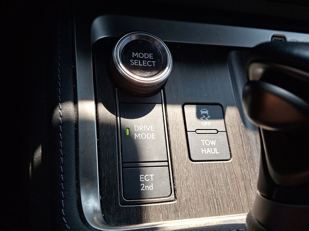 2024 Lexus GX Luxury+ - Photo 29
