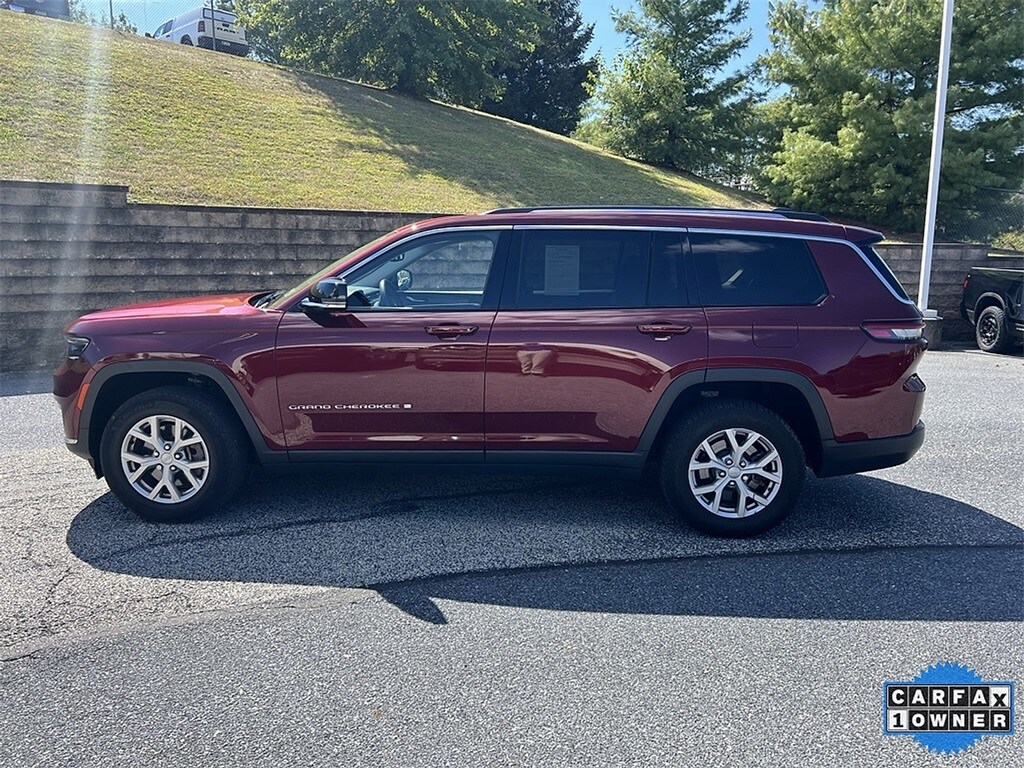 2022 Jeep Grand Cherokee Limited photo 2