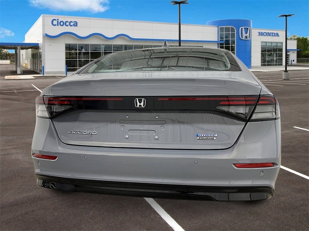 2025 Honda Accord Hybrid Touring photo 4