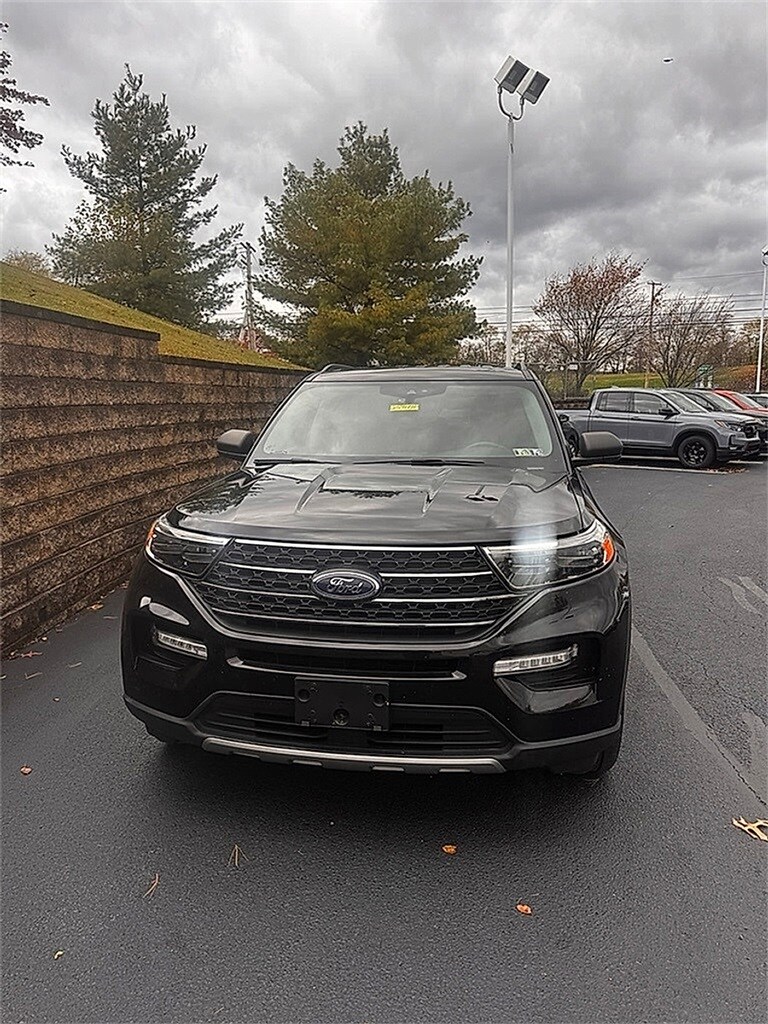 2022 Ford Explorer XLT photo 2