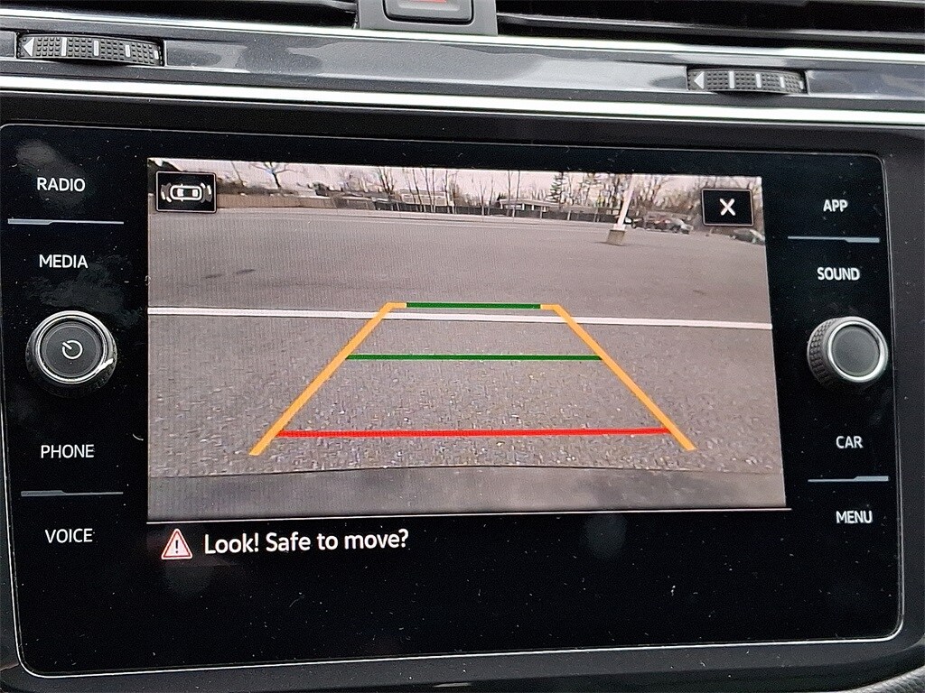 2021 Volkswagen Tiguan SE R-Line Black photo 3