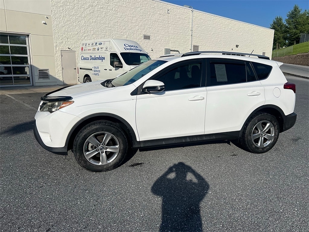 Used 2015 Toyota RAV4 XLE with VIN 2T3RFREV0FW290307 for sale in Harrisburg, PA