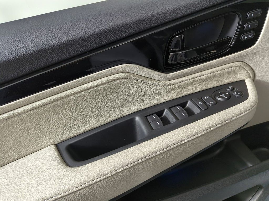 2026 Honda Odyssey Elite - Photo 10