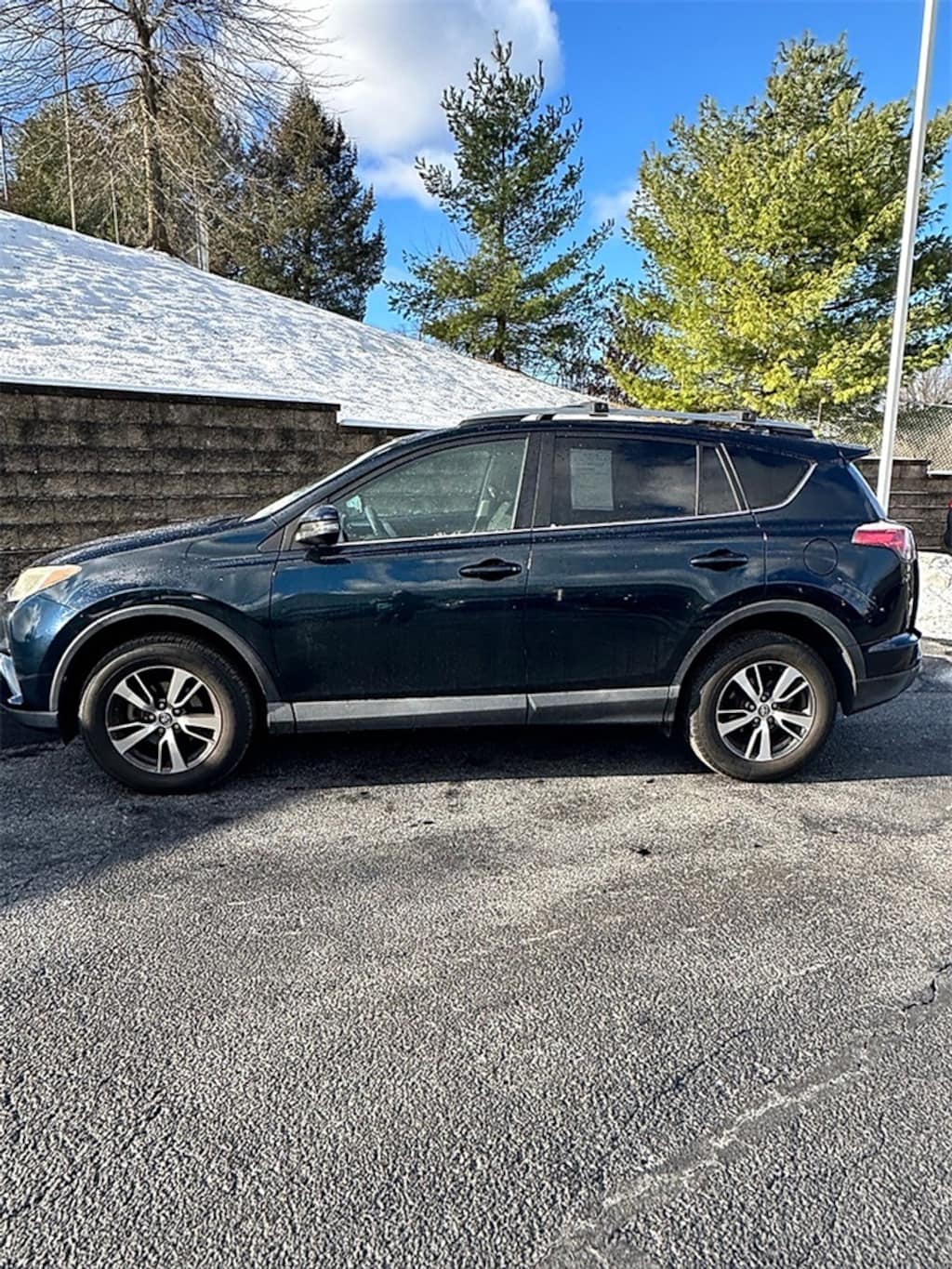 Used 2017 Toyota RAV4 XLE SUV