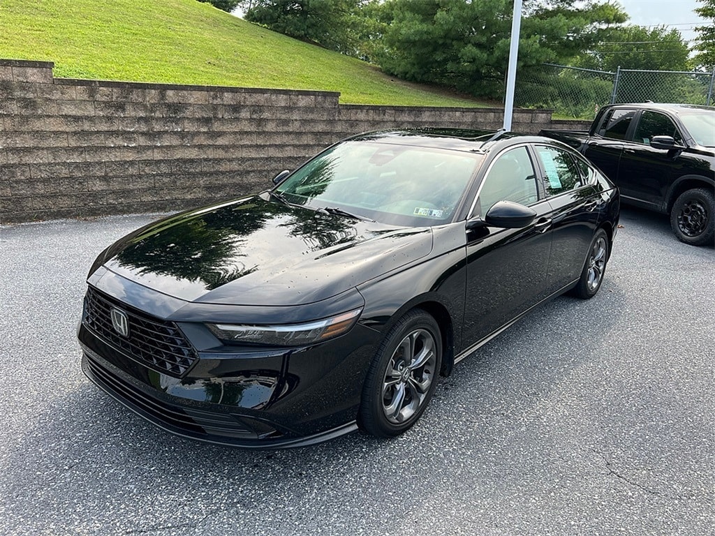 Used 2023 Honda Accord EX with VIN 1HGCY1F31PA019370 for sale in Northfield, Minnesota