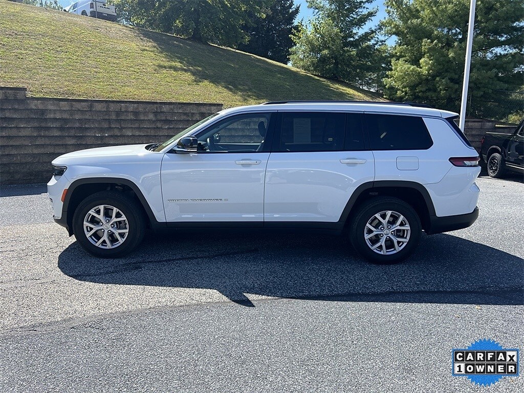 2022 Jeep Grand Cherokee Limited photo 2