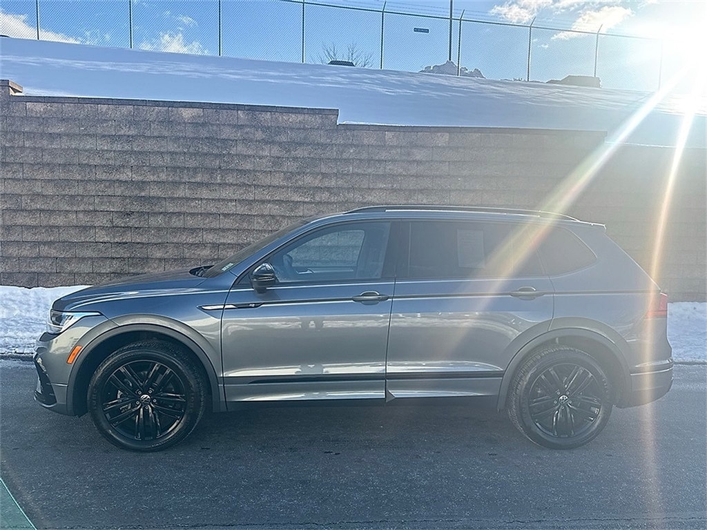 2022 Volkswagen Tiguan SE R-LINE BLACK