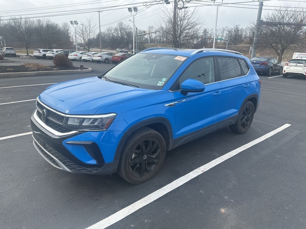2023 Volkswagen Taos SE's photo