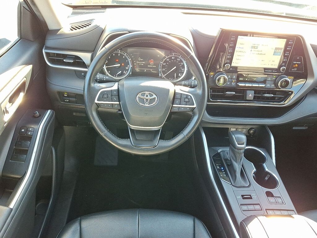 Used 2022 Toyota Highlander XLE SUV