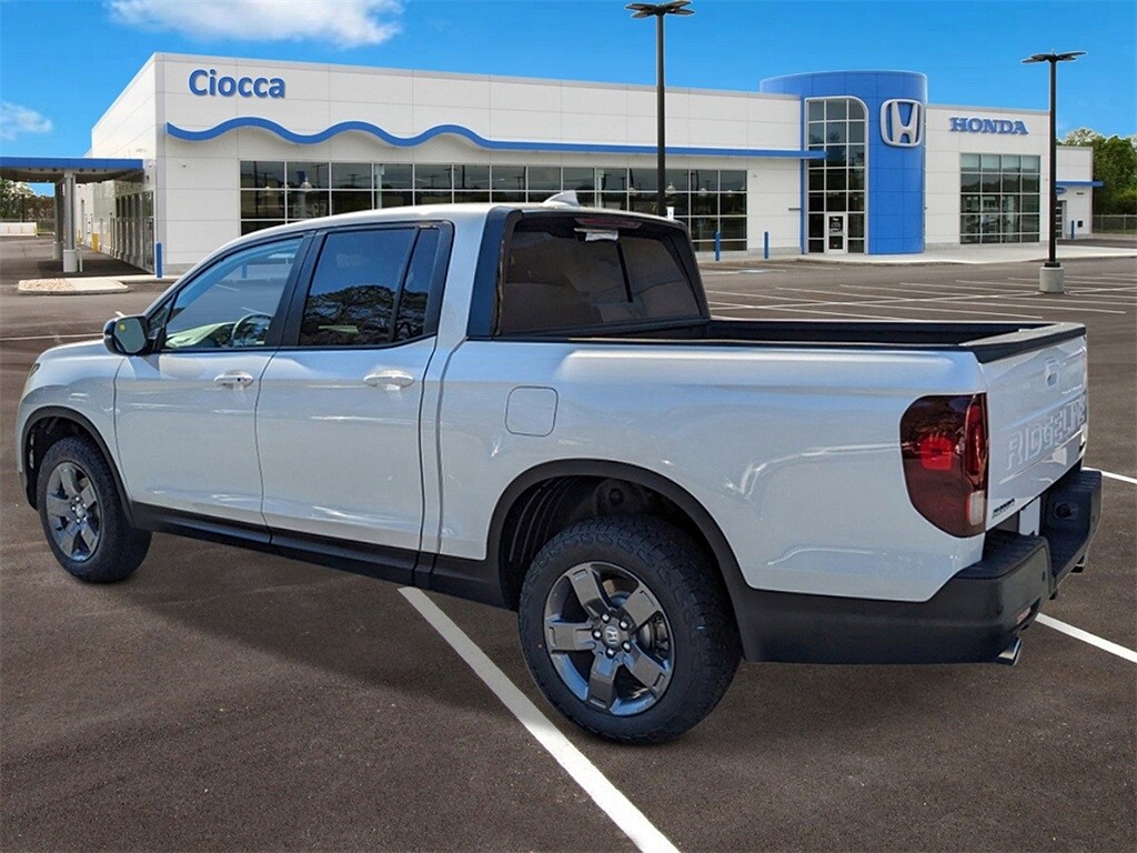 2025 Honda Ridgeline TrailSport photo 3