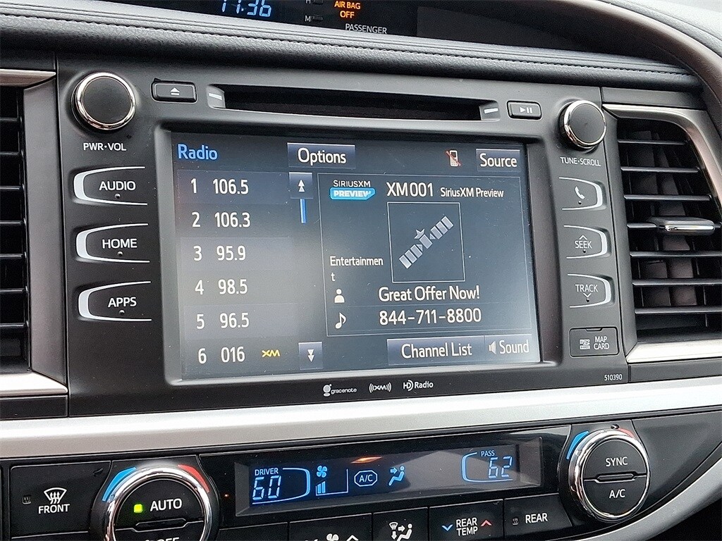 2019 Toyota Highlander XLE photo 3
