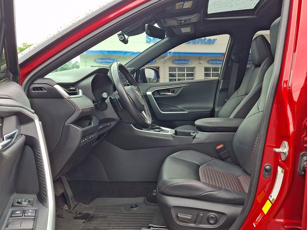 2023 Toyota RAV4 XSE - Photo 16