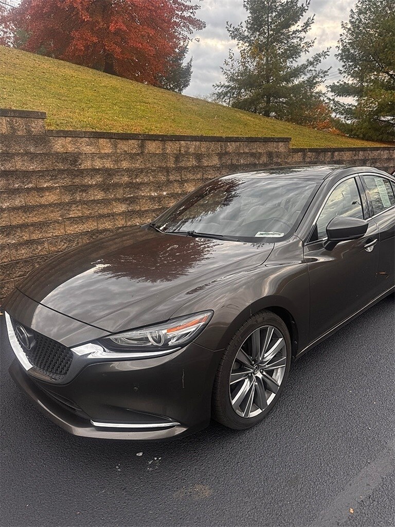 2018 Mazda Mazda6 Signature photo 2