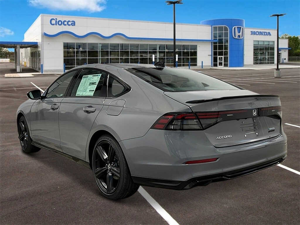 2025 Honda Accord Hybrid Sport-L photo 3