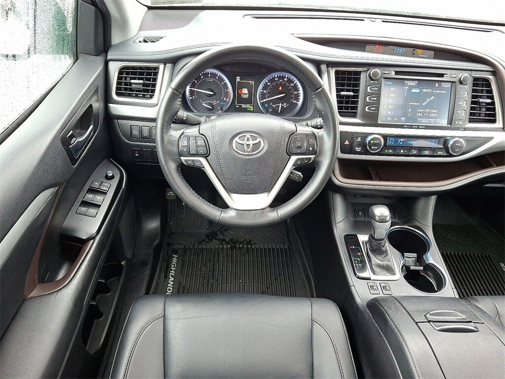 2019 Toyota Highlander XLE photo 2