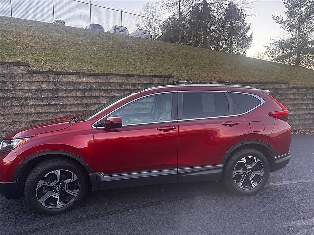 2018 Honda CR-V Touring photo 2