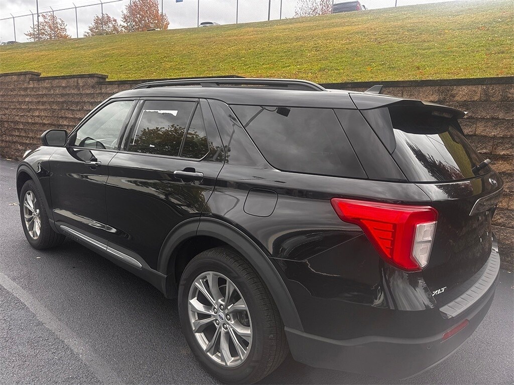 2022 Ford Explorer XLT photo 3