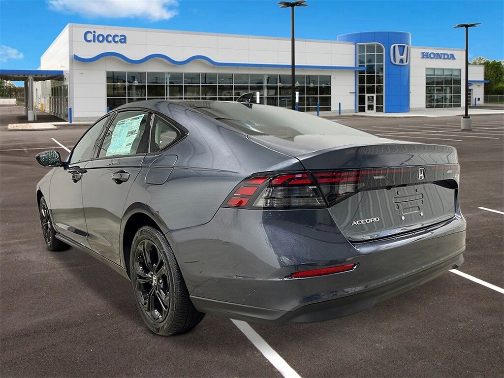 2025 Honda Accord SE photo 3