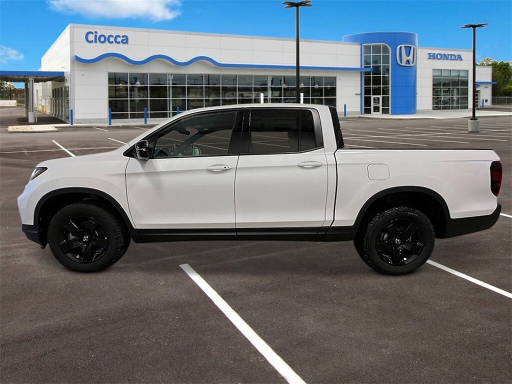 2026 Honda Ridgeline Black Edition photo 2