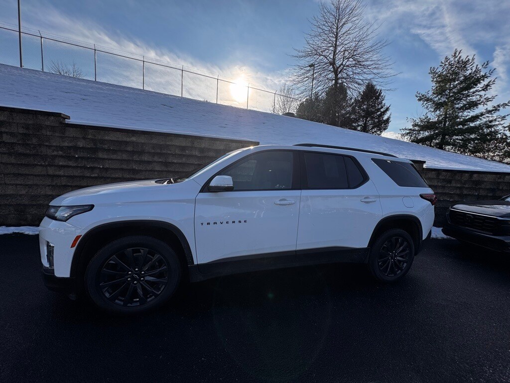 Used 2023 Chevrolet Traverse RS SUV