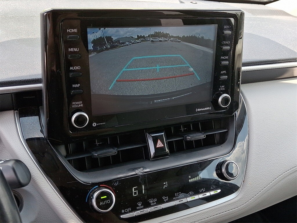 2022 Toyota Corolla Cross LE photo 4