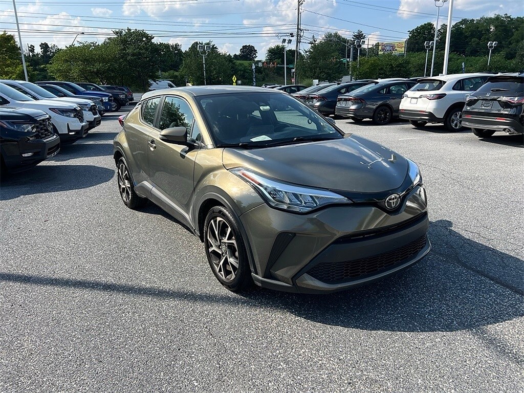 2021 Toyota C-HR XLE photo 2