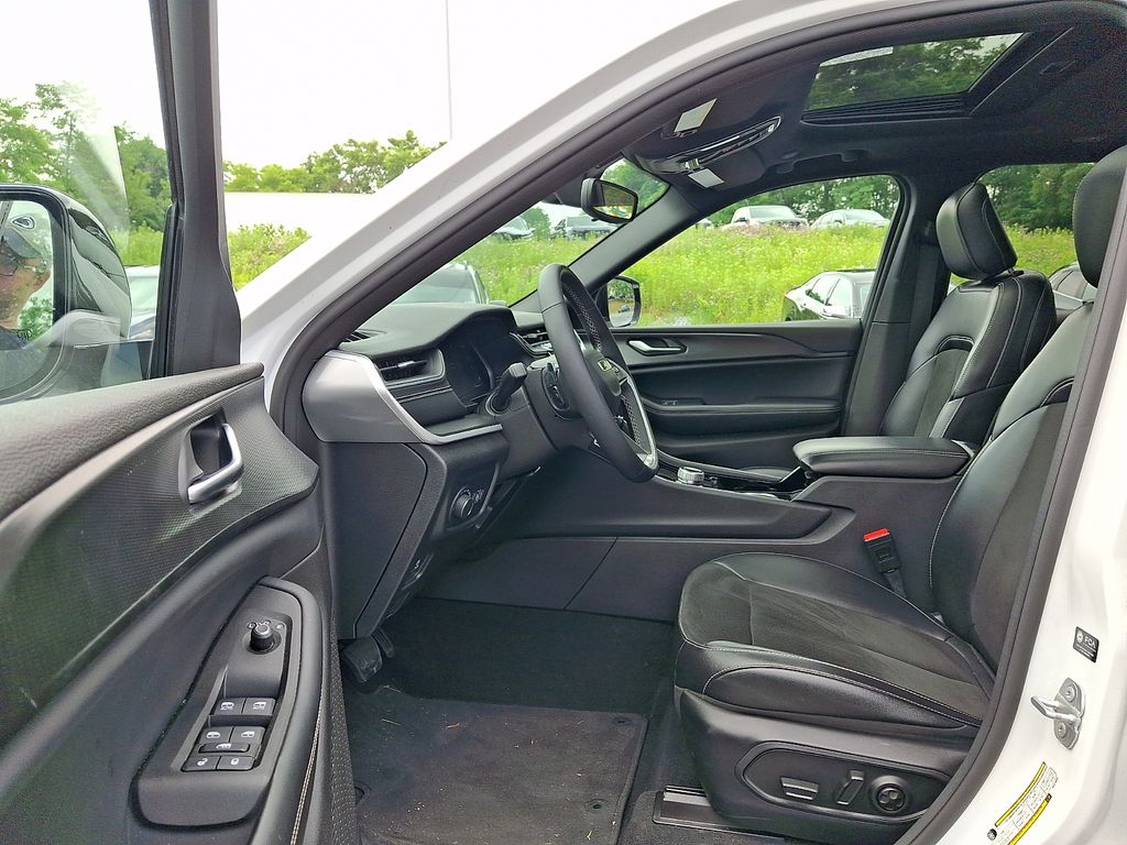 2023 Jeep Grand Cherokee Altitude - Photo 16