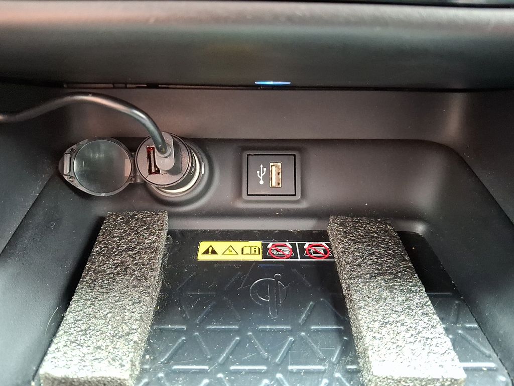 2023 Toyota RAV4 XSE - Photo 29