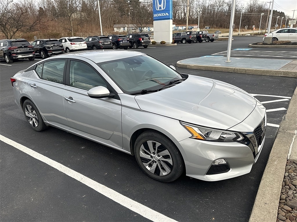 2021 Nissan Altima S's photo