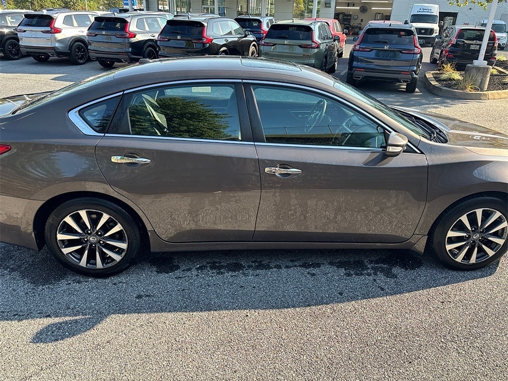 Used 2016 Nissan Altima SV with VIN 1N4AL3AP0GC286973 for sale in Harrisburg, PA