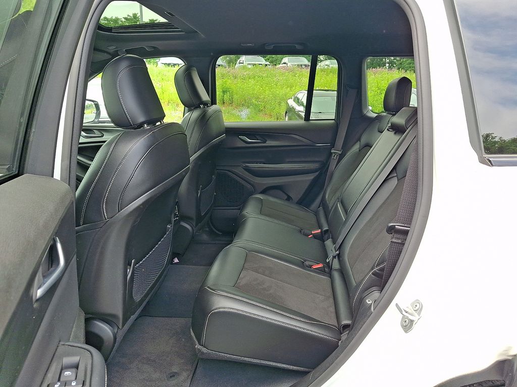 2023 Jeep Grand Cherokee Altitude - Photo 13