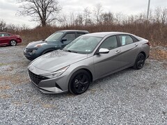 2023 Hyundai Elantra SEL Sedan