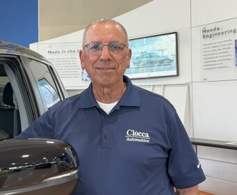 Staff member Joe Barone from ID_b57d84d75263