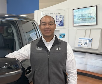 Staff member Danny Diaz from ID_a8fda701b63f
