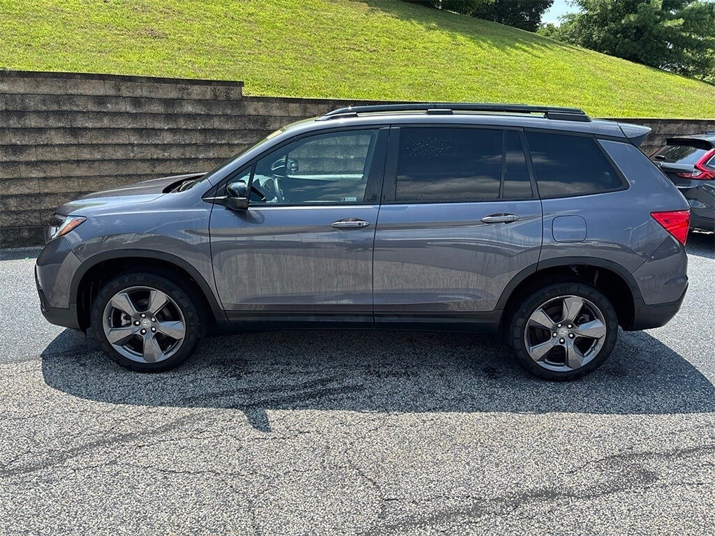 2021 Honda Passport Touring photo 3