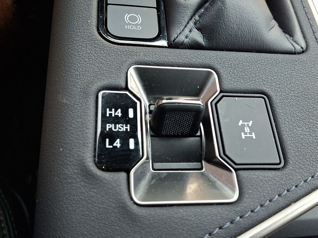 2024 Lexus GX Luxury+ - Photo 26