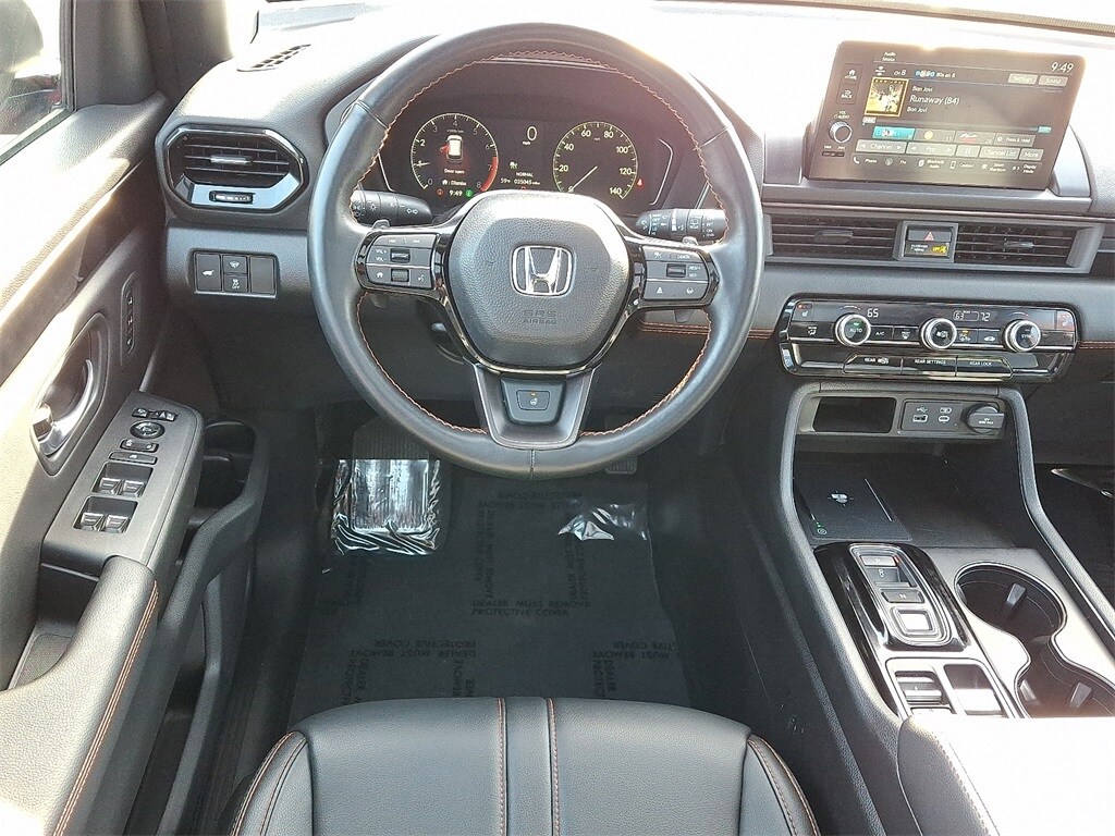 2023 Honda Pilot TrailSport photo 2