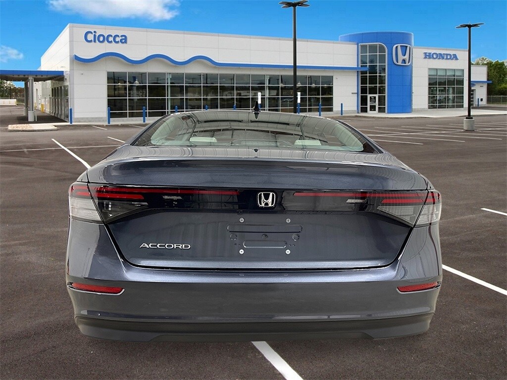2025 Honda Accord SE photo 4